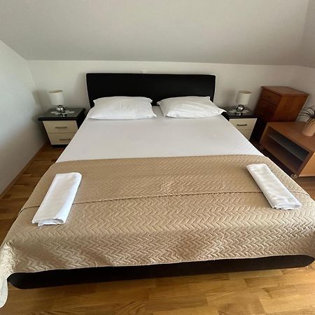פרומאינה Apartments Sanda 2 מראה חיצוני תמונה