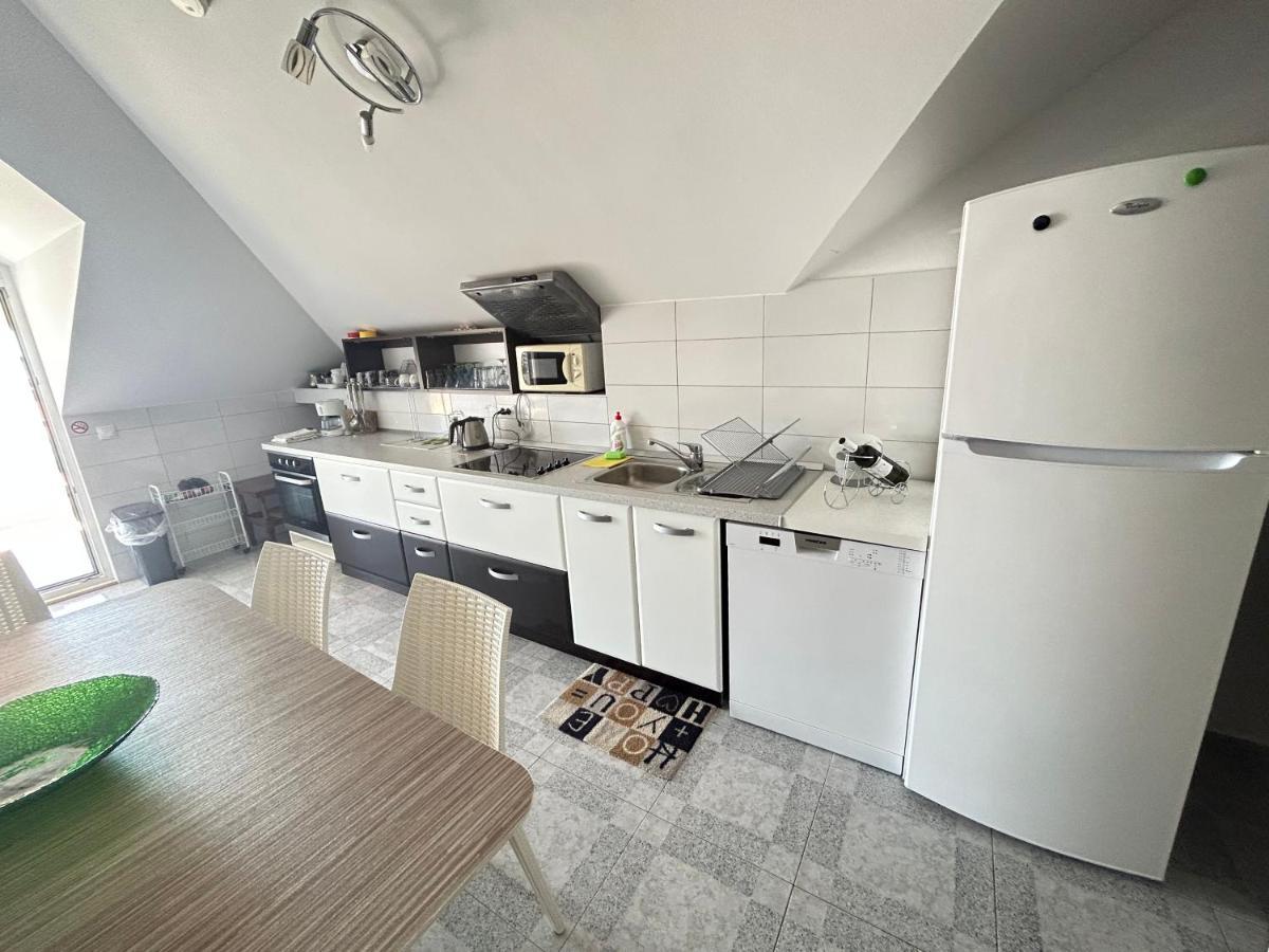 פרומאינה Apartments Sanda 2 מראה חיצוני תמונה