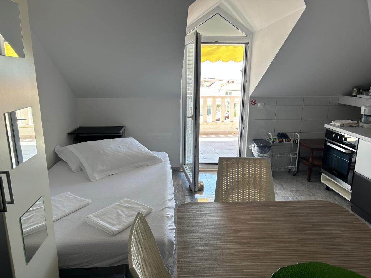 פרומאינה Apartments Sanda 2 מראה חיצוני תמונה
