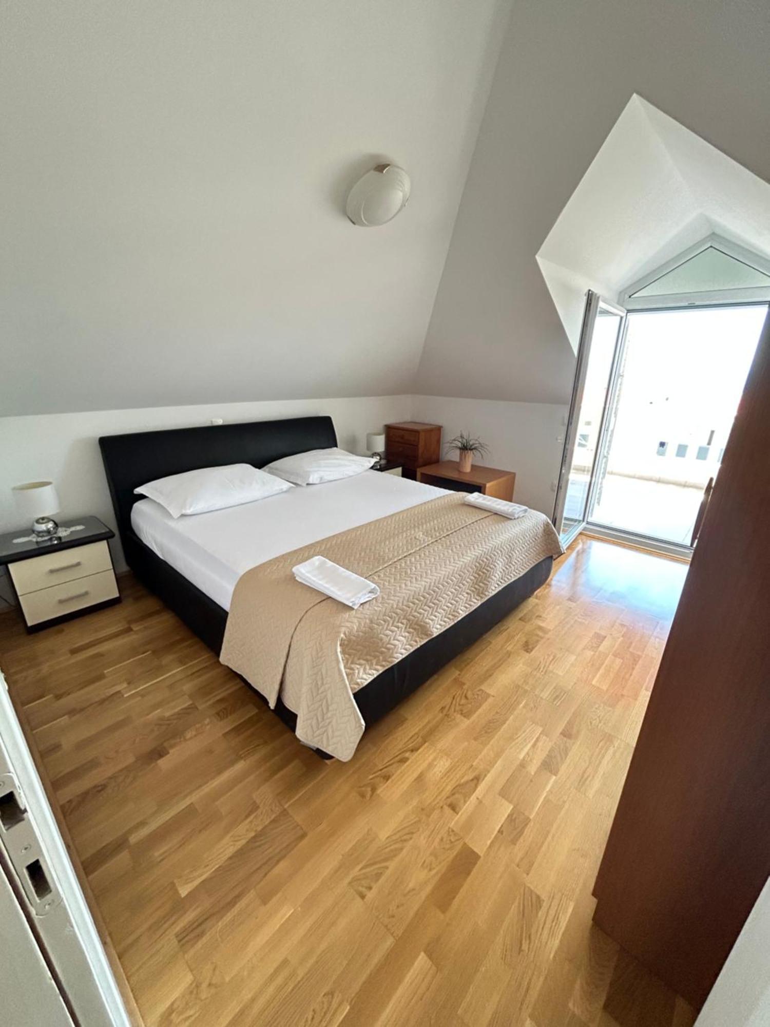 פרומאינה Apartments Sanda 2 מראה חיצוני תמונה