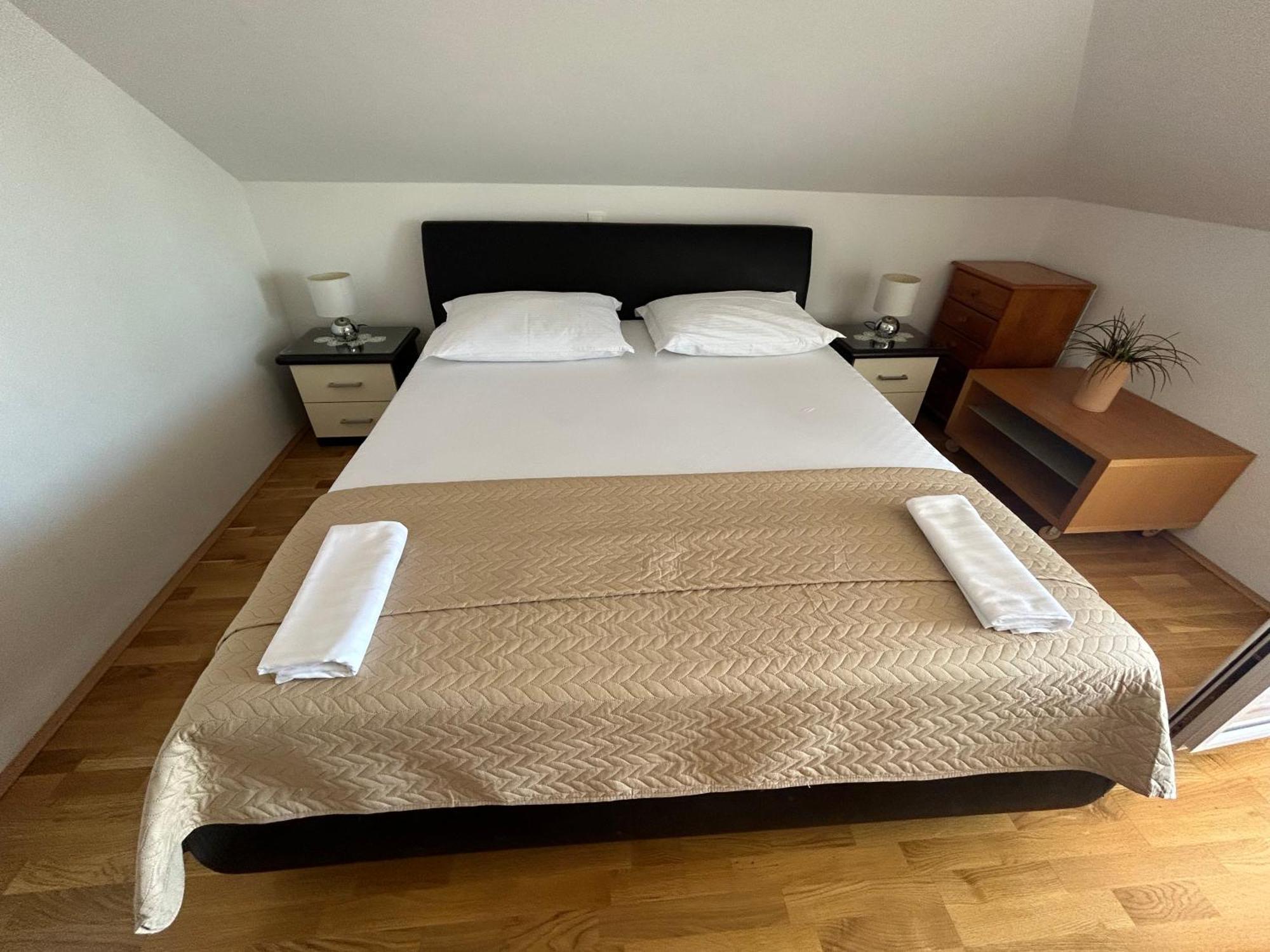 פרומאינה Apartments Sanda 2 מראה חיצוני תמונה