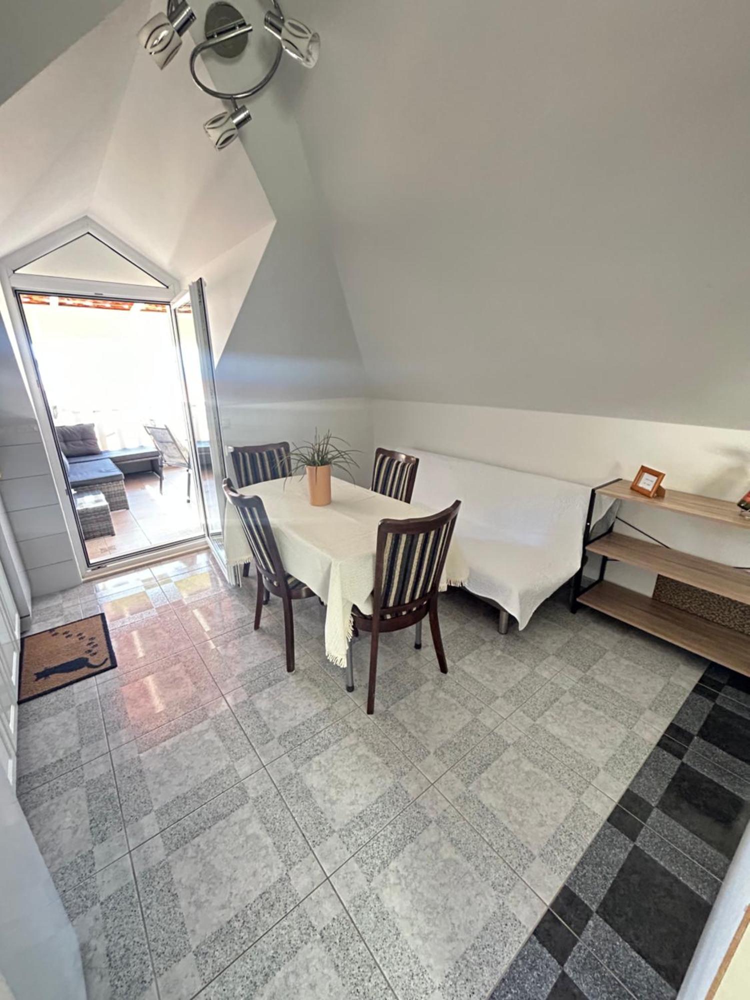 פרומאינה Apartments Sanda 2 מראה חיצוני תמונה