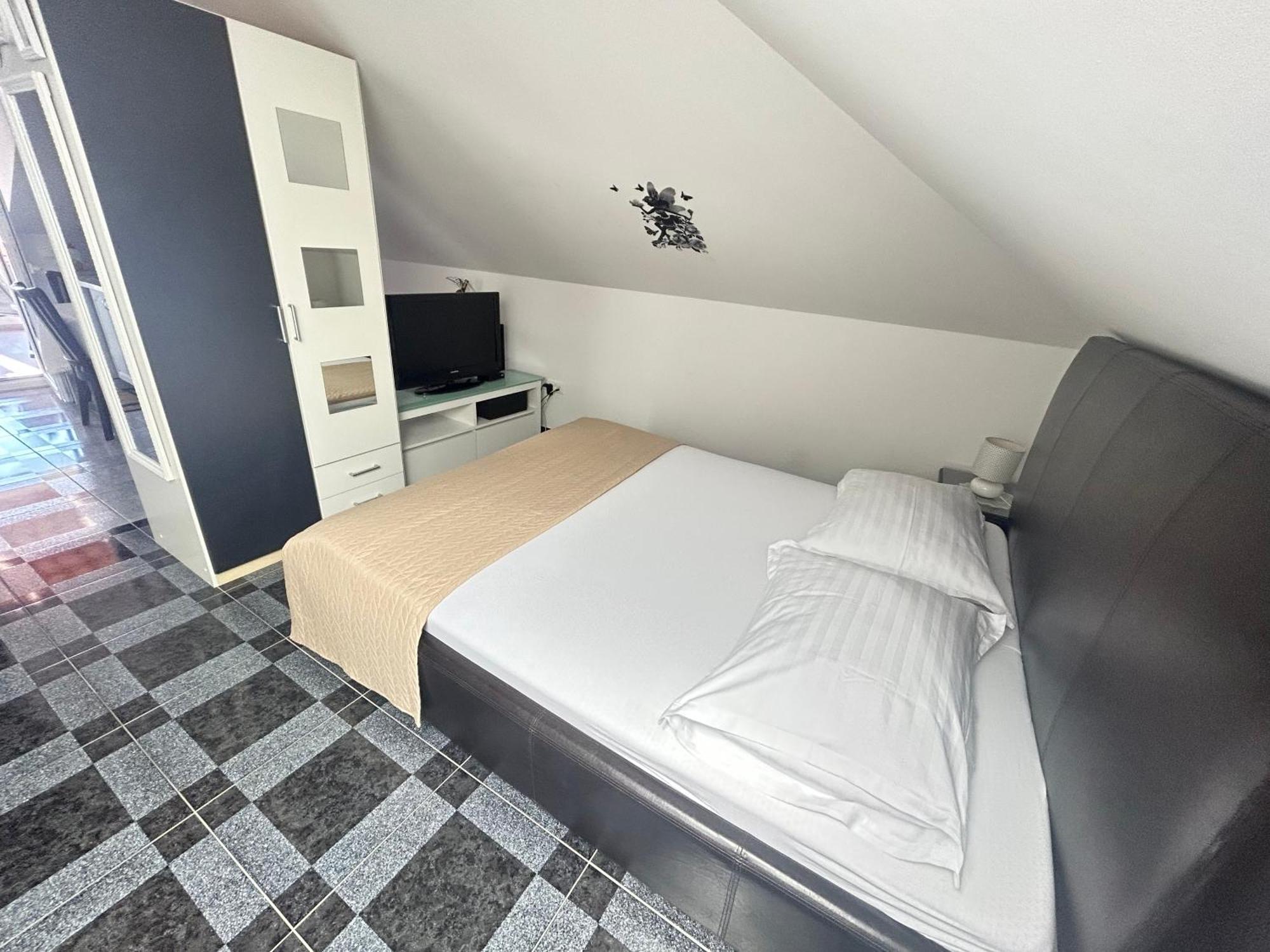 פרומאינה Apartments Sanda 2 מראה חיצוני תמונה