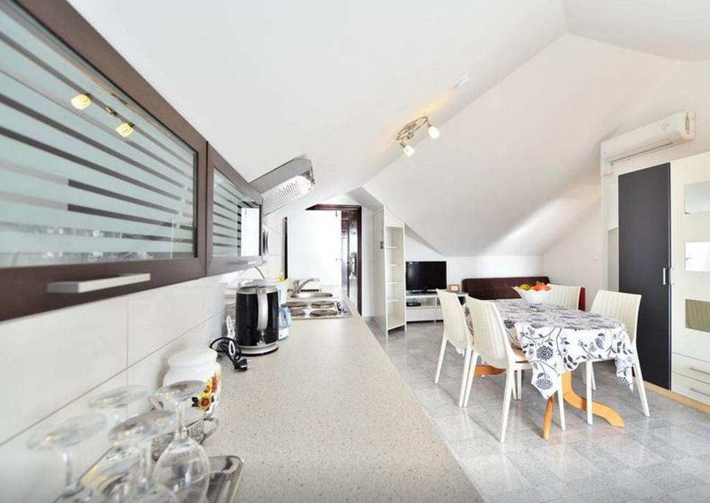פרומאינה Apartments Sanda 2 חדר תמונה